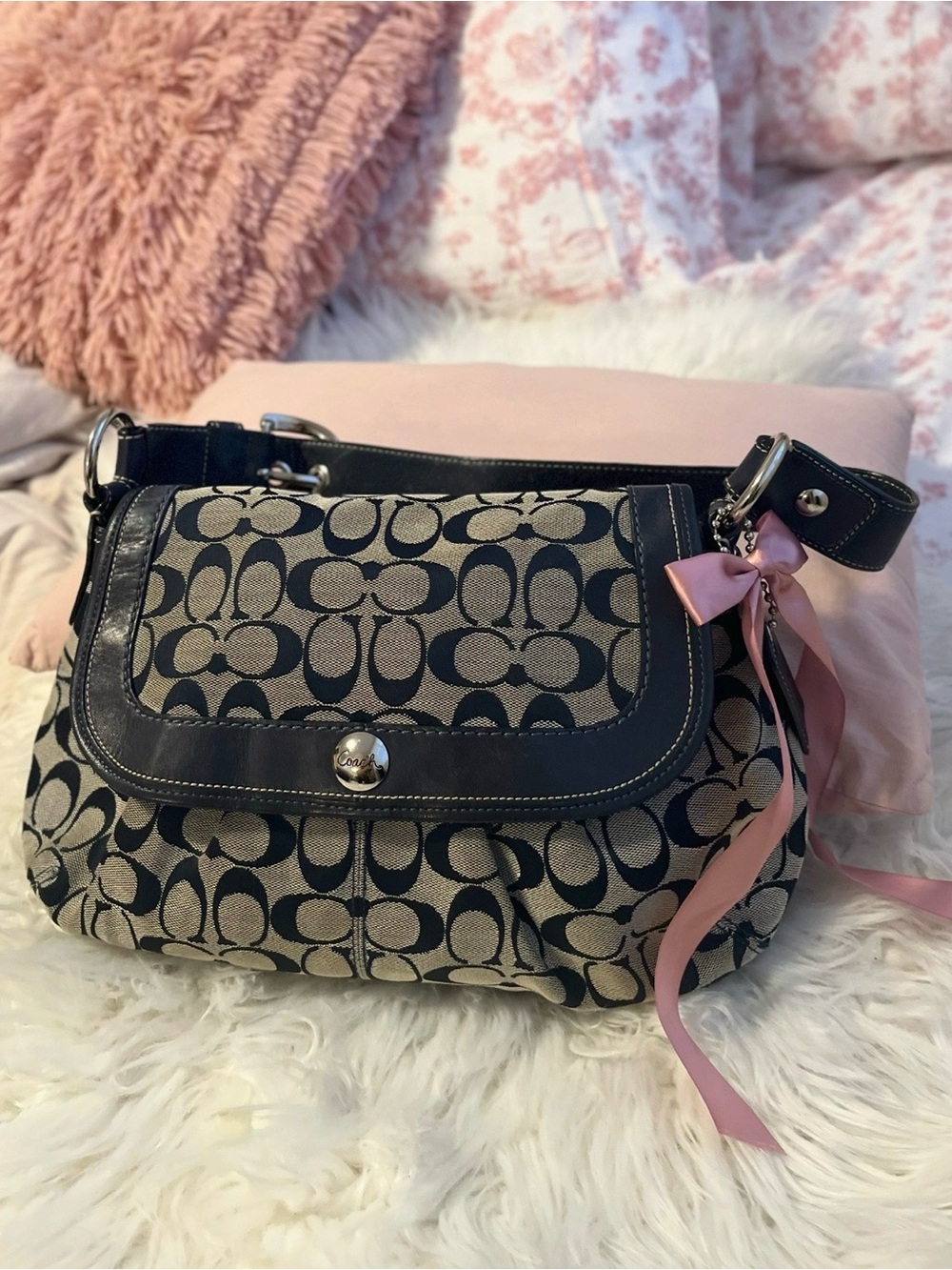 Y2K Coach Soho Pleated shoulder bag in grey and black signature canvas
